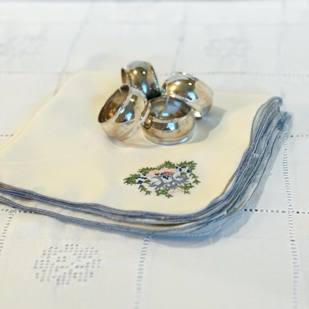 Set 4 sterling silver napkin rings